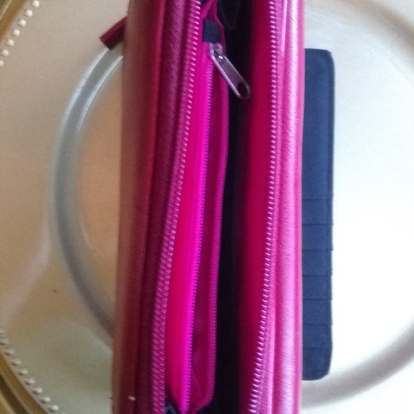 Kenneth Cole wallet - Picture 10 of 11